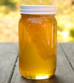 Alternative view of Mật ong rừng loại đặc biệt chai 1 lít